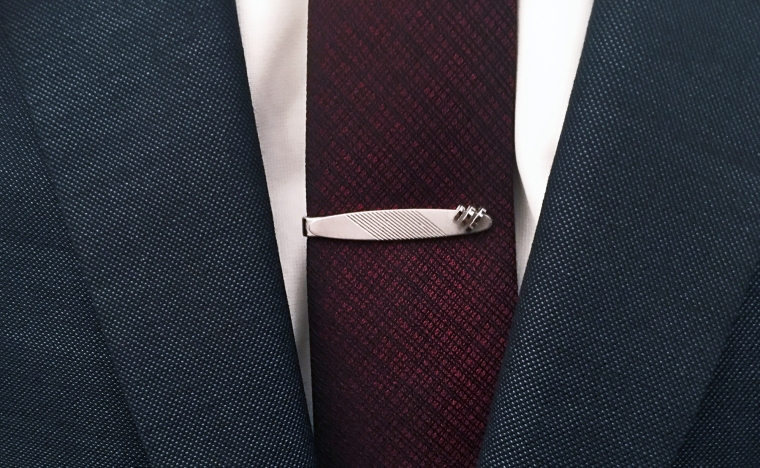 vintage-mens-accessories-retro-tie-bar-swank-60s-sharkskin-suit